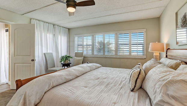 Renovated & Beautiful! Enjoy the amazing views from this oceanfront condo with Fishing Pier! 220 Amelia by the Sea - Foto 3, Habitación