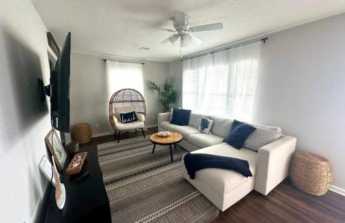 Cozy 2BR with King Bed 3 min to Beach - Foto 18