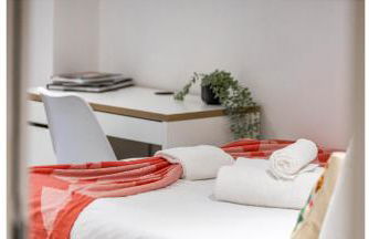 A Splash of Color: Spacious & Funky 3-BR Flat - Foto 38