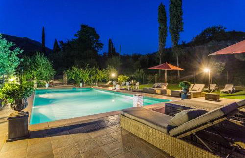 Le Bicocche Farmhouse: Country Stone Villa with Pool in Camaiore between Lucca & Beaches of Versilia - Foto 5