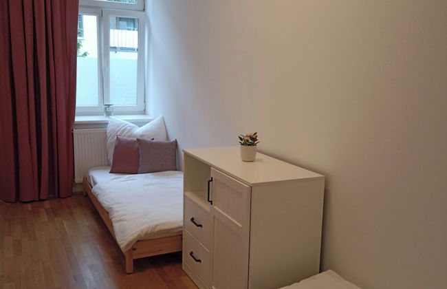 170sqm With Private Garden, 9 Bedrooms, 2 Kitchens - Foto 2