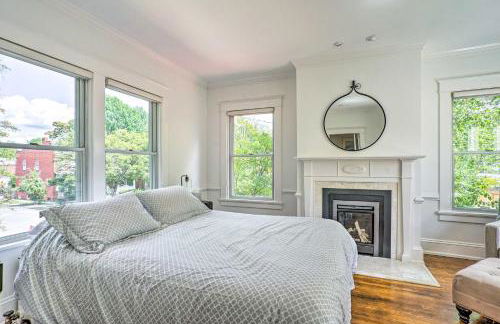 Majestic Richmond Apt with Tranquil Koi Pond! - Foto 29