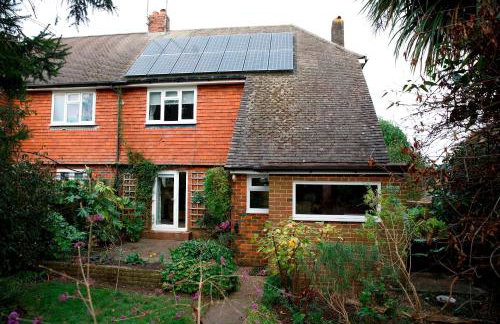 Hassocks Hideaway with Parking Garden - Foto 7