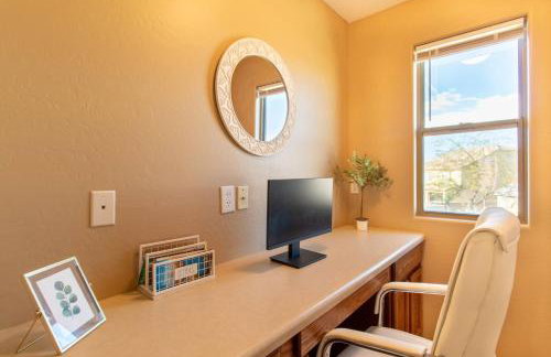 Heated Pool • Mini Golf • Huge Backyard • King Bed - Foto 10