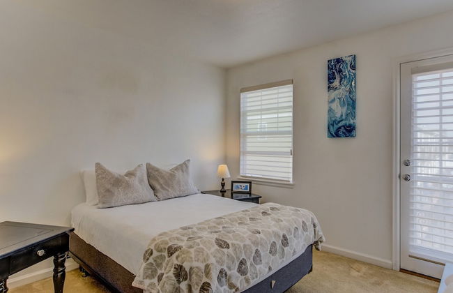 Urban Practicality! 3 Beds, Patios & Dog Friendly - Photo 9