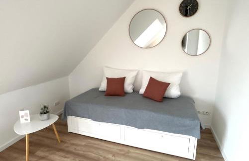 SPR-Helle Wohnung mit Balkon, EBK, WLAN, Netflix, 24 Stunden self checkin - Foto 6