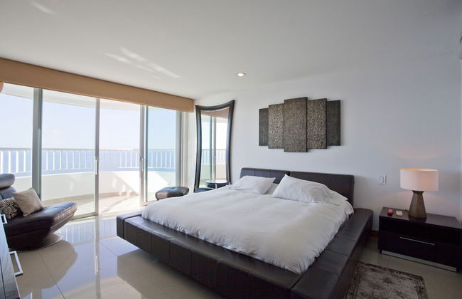 Palmetto Penthouse Deluxe Beautiful View and Sunset Floor 39 - Photo 4