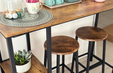 Côté Parc - appart cosy, terrasse, parking & au pied du métro à Lyon - Foto 2