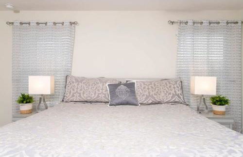 Luxurious Décor 4 Bd w/ Pool Close to Disney 4820 - Photo 48