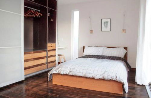 Lakeview Home by Lightrail Downtown & Airport - Foto 14