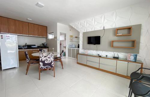 Apto Térreo com 2 quartos (ambos com ar split), sendo 1 suíte, internet privativa 300MBPS, no Residencial Vila Regina, condominio com piscina e área gourmet bem próximo a praia de Taperapuã - Foto 46