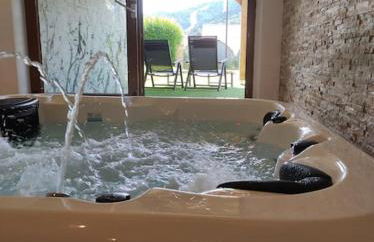 Gîte Papillon 6 à14 personnes - Jacuzzi - Foto 35