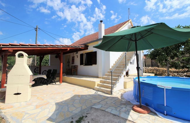 This Pleasant Holiday Home is an Ideal Starting Point to Explore Dalmatia - Foto 17