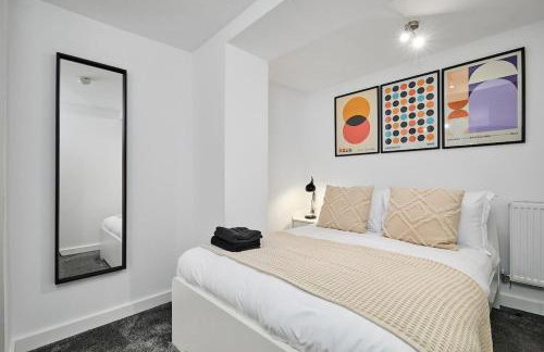 Luxury Lower-Level Two Bed Apt - Foto 7