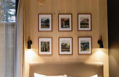 Staghorn | Modern Lux Mirror Home | HotTub & Woods - Foto 31