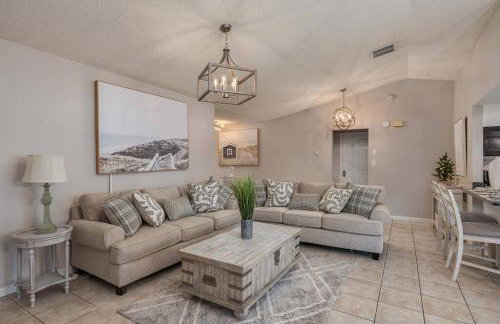 King Bed Suite, Fireside Hot Tub, Gameroom - Foto 1