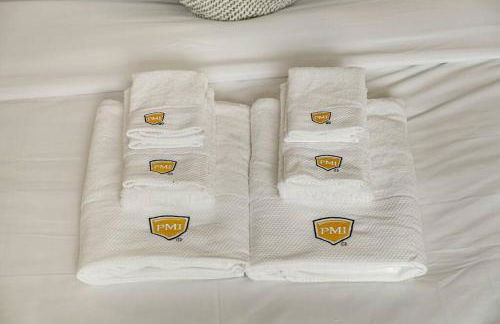 Charming 2BR Coastal Getaway in Pacifica - Photo 45