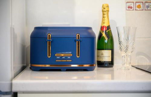 12 min to Airport - Free parking - Foto 9