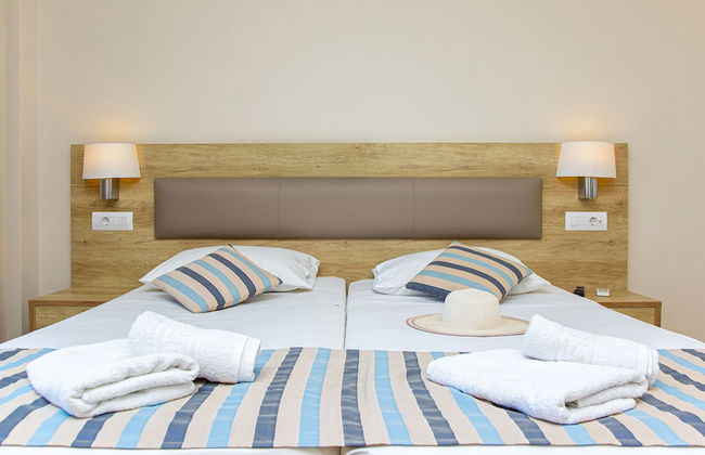 Theo Star Beach Hotel - Photo 10