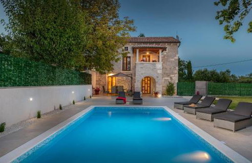 Cozy Home In Rojnici With Wifi - Photo 9