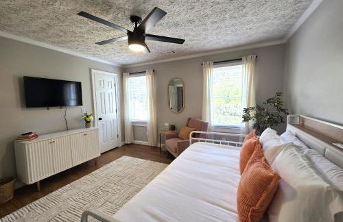 Cozy 5BR Family Retreat Firepit Games Patio - Foto 48