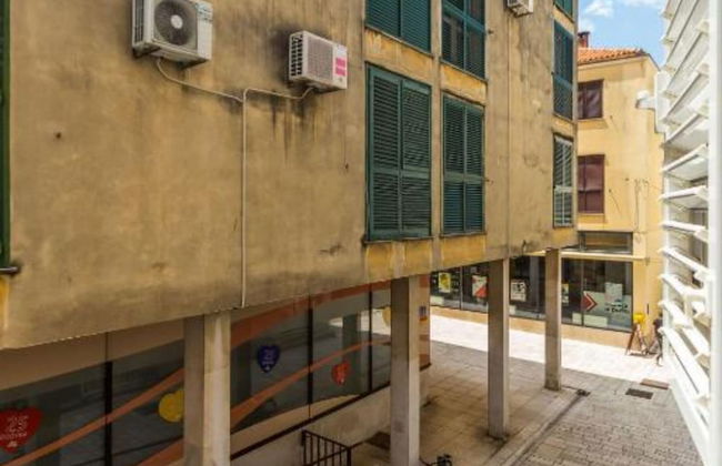 Cultural Haven Central Two Bedroom Apartment in Zadar With City Views - Foto 1