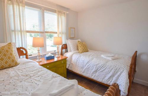 Beach House Short Walk to Kingsbury Beach - Foto 16