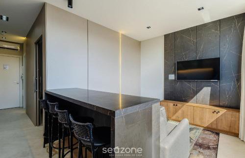 Sua estadia exclusiva com piscinas e jacuzzi a 500m da praia - ELF - Foto 47