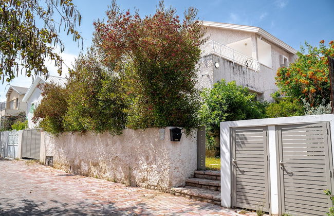 Spacious 4BD House w Pool in Hezliya - Foto 51