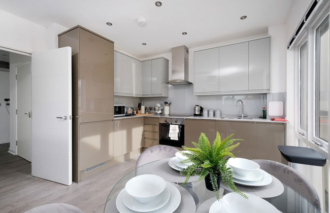 Town Center 2 bed Serviced Apartment 8 - Foto 13