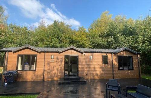 Oak Tree Lodge with Hot Tub near Alton Towers - Foto 39