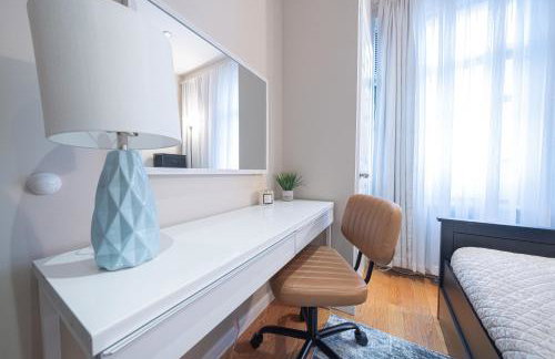 Comfy 2 bedroom apartment on Central Park West - Photo 24