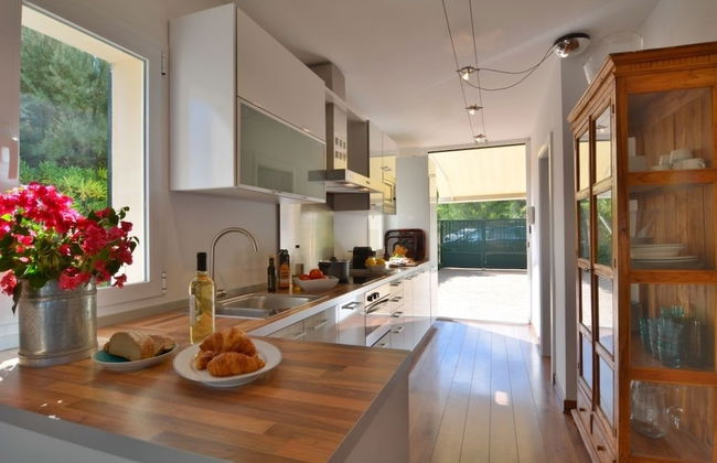 Luxurious Sea Front Villa in Mallorca - Photo 7