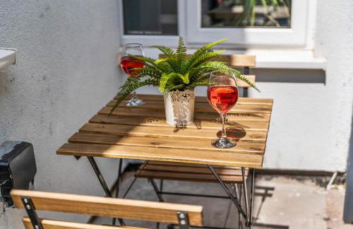 Free Parking ,Modern 4 bedrooms 10min from Birmingham city centre ideal for contractors ,Groups and Families - Photo 30