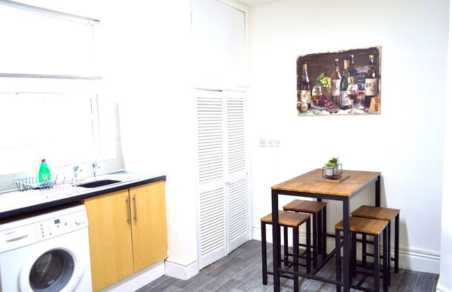 Beautiful Two-bed Apartment With Driveway Parking - Foto 29