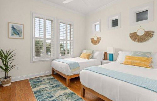 Modern Beach Haüs 4 min walk to beach w/ pool BBQ - Foto 37