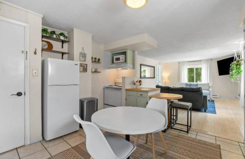Walk to the Beach! - Free Parking - Fire Pit - Photo 12