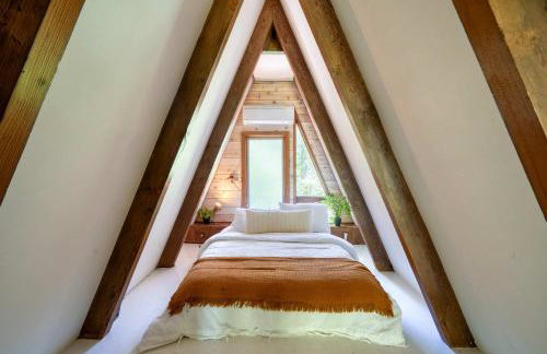 Modern A-Frame Cabin in the Woods - Foto 9
