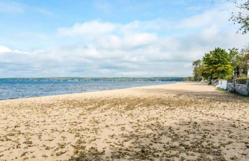 Luxurious 5 BR Home in the Heart of Sylvan Beach - Foto 58