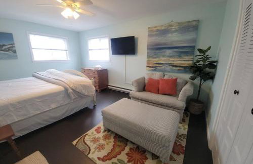 Waterfront Salt Pond House, water view and dock - Foto 16