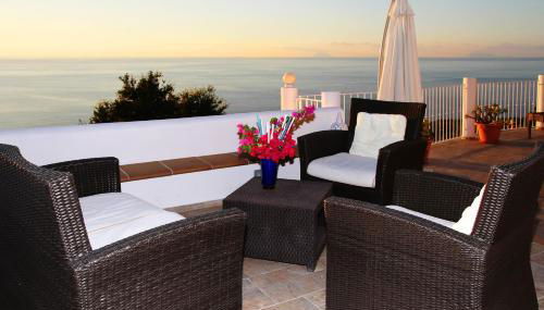 Villa DAMMUSO by Local House - private villa infinity pool & seaview - Foto 3