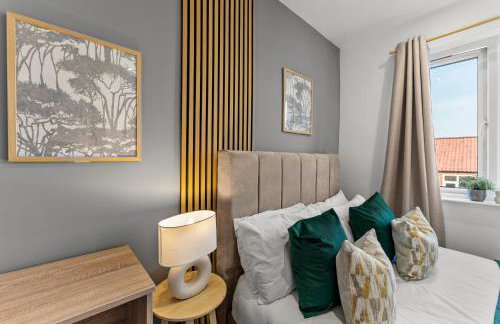 Spacious Modern 2BR - Parking - Workspace Area, Ideal for Contractors & Long Stays - NordStay - Foto 19