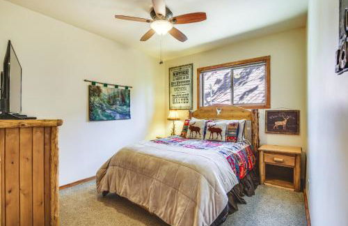 4 Mi to Snow Summit Cabin with Mtn Views and Decks - Foto 20