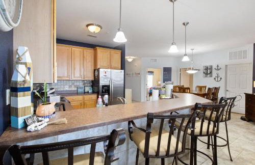 Nautical-Inspired Lakefront Unit w/ Awesome Views - Foto 11