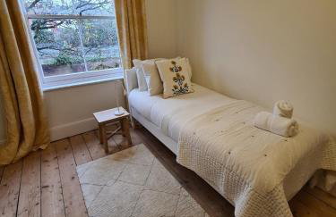 The Shrubbery-Superb Modern home-6 beds-sleeps 11 - Foto 44