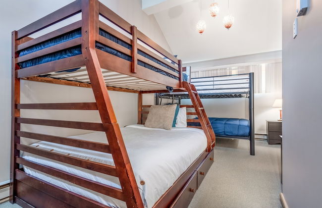 CENTRALLY Located 3-Br Home | TRUE Ski In/Out | FREE access to Pools & Hot Tubs - Foto 7