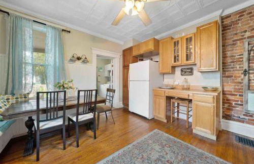 The Village Townhouse - 5 BR - Photo 18