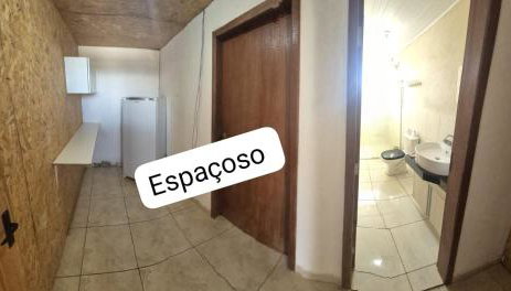 Studio na area central com ar condicionado, banheiro privado - Foto 3