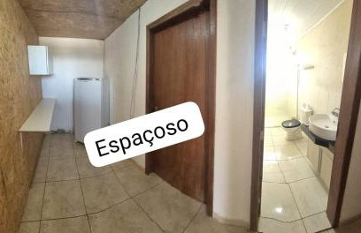 Studio na area central com ar condicionado, banheiro privado - Foto 3