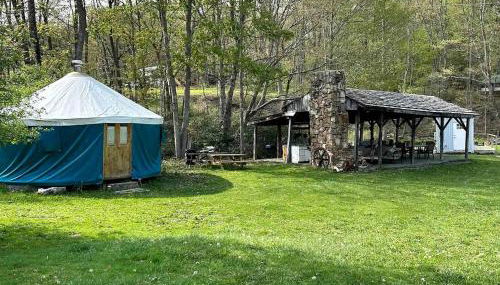 Friendsville Renovated Container Rental, for True Glamping Experiences in Maryland - Foto 3